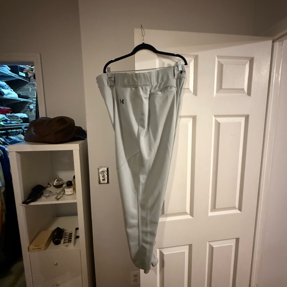 Under Armour Men's Light Gray Dress Pants